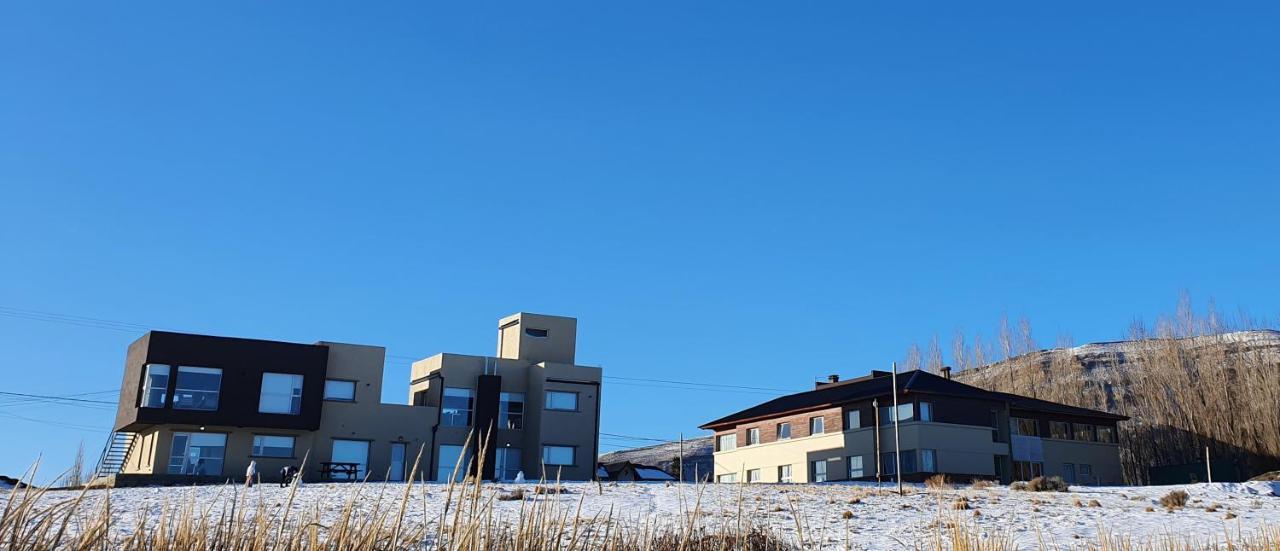 Tierra Tehuelche Hosteria Y Aparts El Calafate Exterior photo