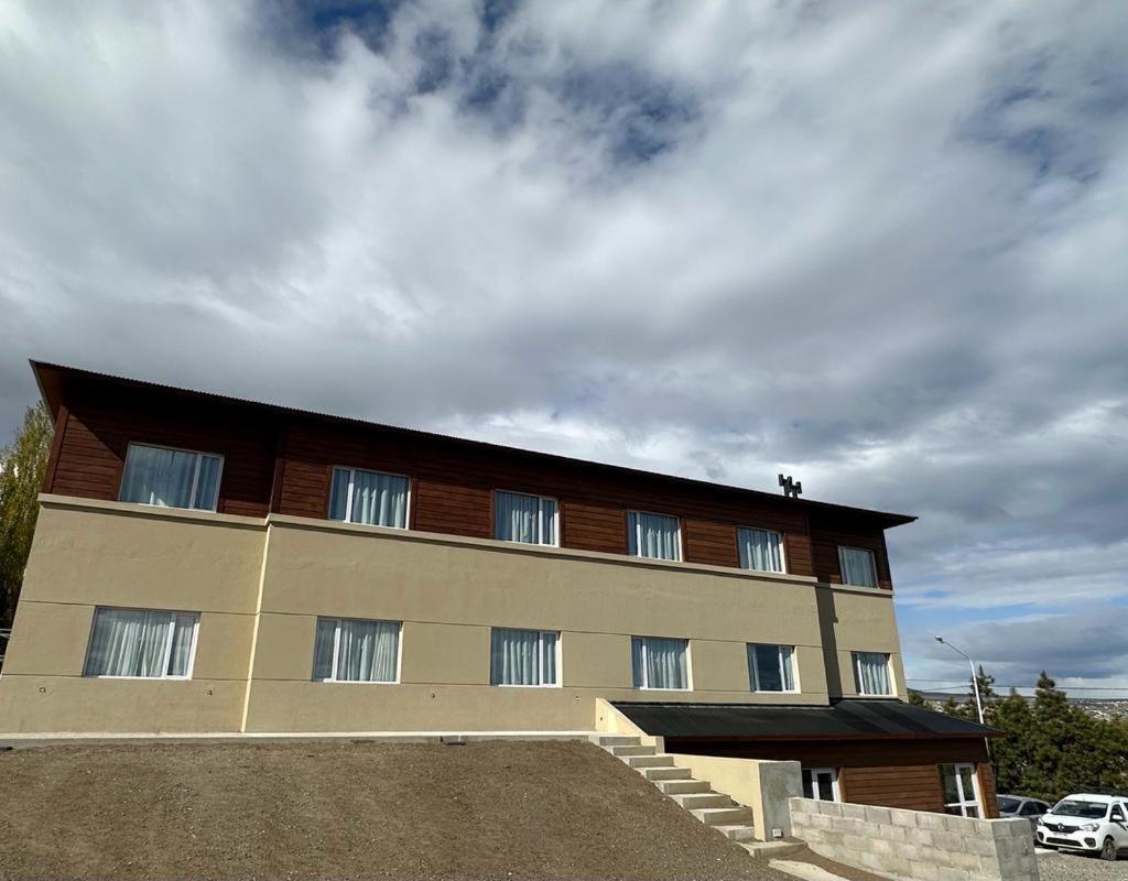 Tierra Tehuelche Hosteria Y Aparts El Calafate Exterior photo