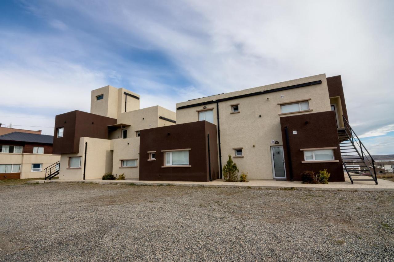 Tierra Tehuelche Hosteria Y Aparts El Calafate Exterior photo